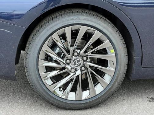 2025 Lexus ES 300h Luxury