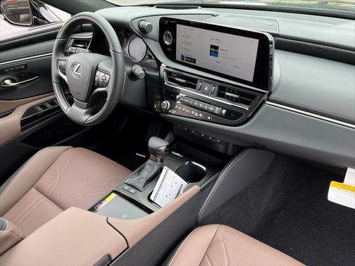 2025 Lexus ES 300h Luxury
