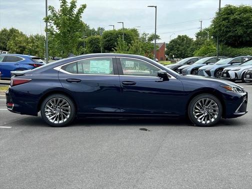 2025 Lexus ES 300h Luxury
