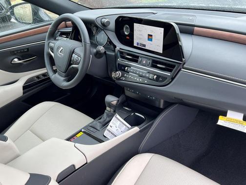 2025 Lexus ES 350 Base