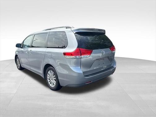 2013 Toyota Sienna XLE