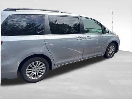 2013 Toyota Sienna XLE