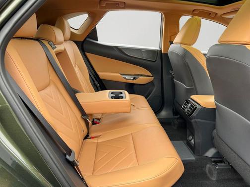 2026 Lexus NX 450h+ Luxury