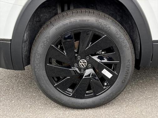 2025 Volkswagen Atlas 2.0T SE w/Technology 4MOTION