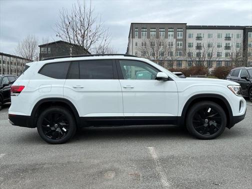 2025 Volkswagen Atlas 2.0T SE w/Technology 4MOTION