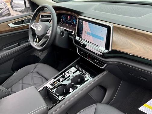 2025 Volkswagen Atlas 2.0T SE w/Technology 4MOTION