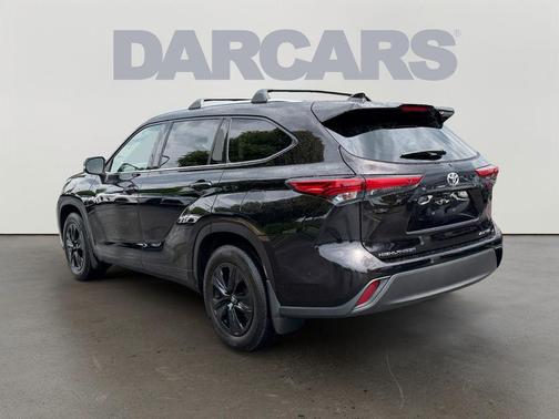 Opulent Amber 2021 Toyota Highlander XLE