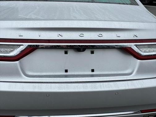 2018 Lincoln Continental Premiere