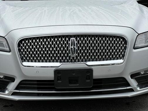 2018 Lincoln Continental Premiere