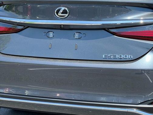 2025 Lexus ES 300h Base
