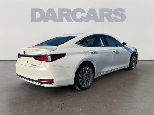2019 Lexus ES 300h Luxury