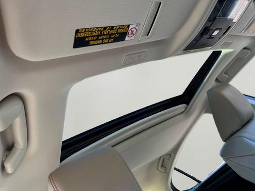 2019 Lexus ES 300h Luxury