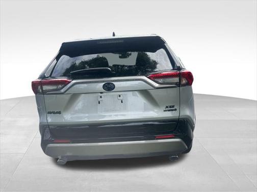 2024 Toyota RAV4 Hybrid SE
