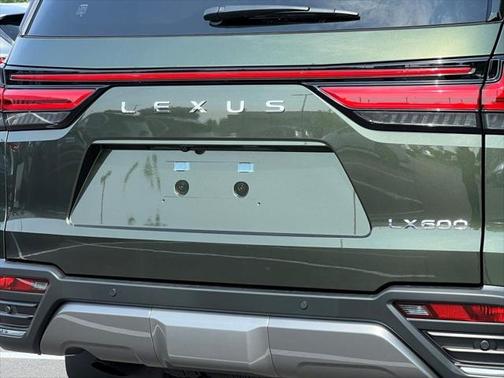 2025 Lexus LX 600 Luxury