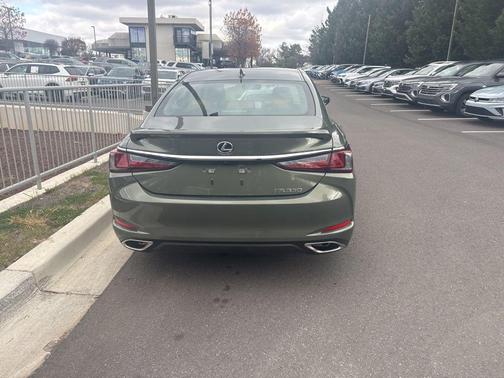 2025 Lexus ES 350 Base