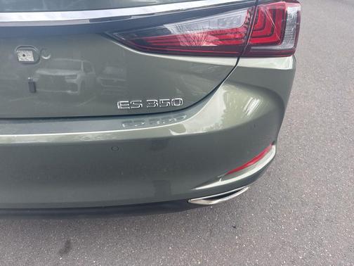2025 Lexus ES 350 Base