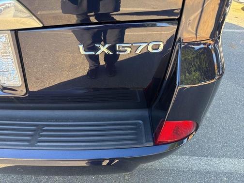 2016 Lexus LX 570 Base