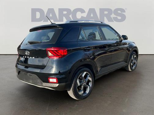 2023 Hyundai VENUE SEL