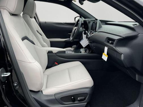 2025 Lexus UX 300h Premium
