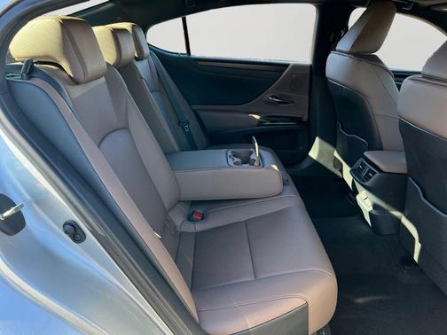 2025 Lexus ES 350 Base