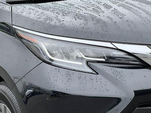 2022 Toyota Sienna XLE 8 Passenger