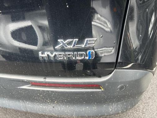 2022 Toyota Sienna XLE 8 Passenger