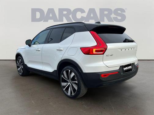 2021 Volvo XC40 Recharge Pure Electric P8