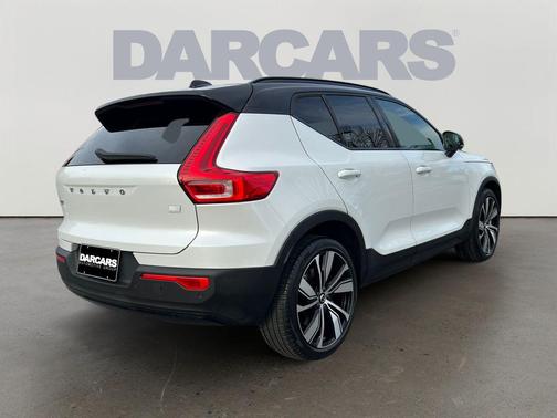 2021 Volvo XC40 Recharge Pure Electric P8