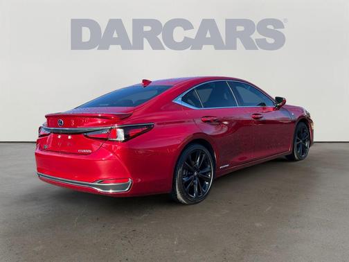 2022 Lexus ES 300h F SPORT