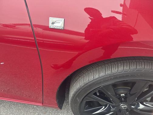 2022 Lexus ES 300h F SPORT