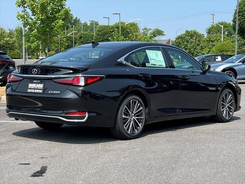 2025 Lexus ES 300h Base