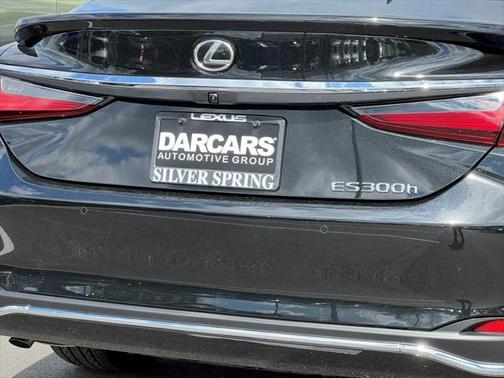 2025 Lexus ES 300h Base