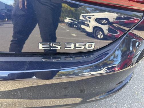 2023 Lexus ES 350 Base