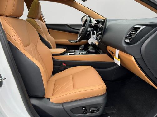 2026 Lexus NX 450h+ Luxury