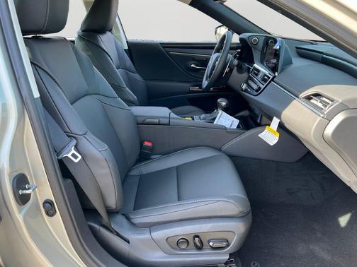 2025 Lexus ES 350 Base
