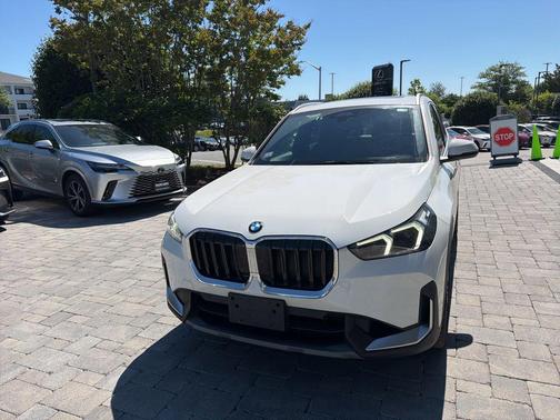 Alpine White 2023 BMW X1 xDrive28i
