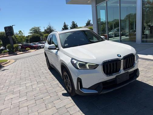 Alpine White 2023 BMW X1 xDrive28i