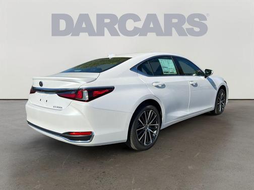 2025 Lexus ES 300h Base