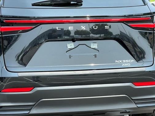 2025 Lexus NX 350h Premium