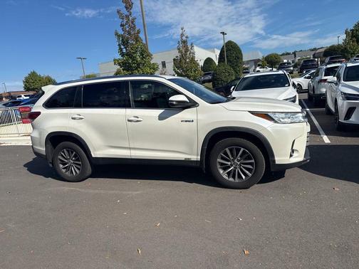 2019 Toyota Highlander Hybrid XLE