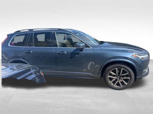 2019 Volvo XC90 T6 Momentum