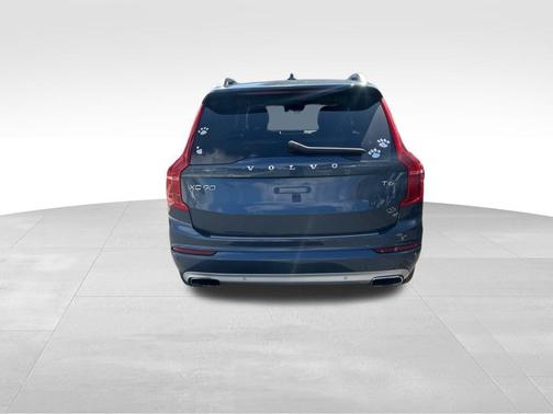 2019 Volvo XC90 T6 Momentum