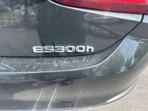 2024 Lexus ES 300h Base