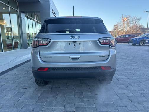 2023 Jeep Compass Latitude Lux