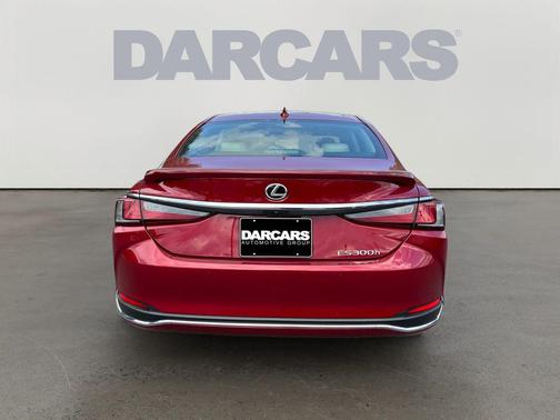 2025 Lexus ES 300h Luxury
