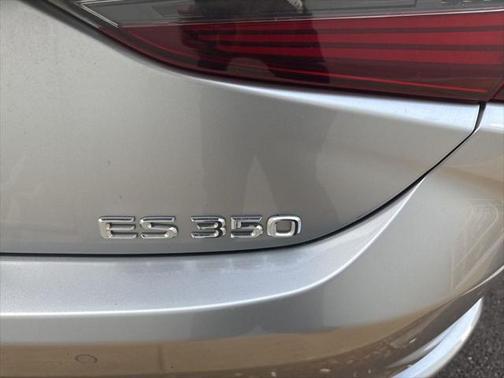 2023 Lexus ES 350 Base