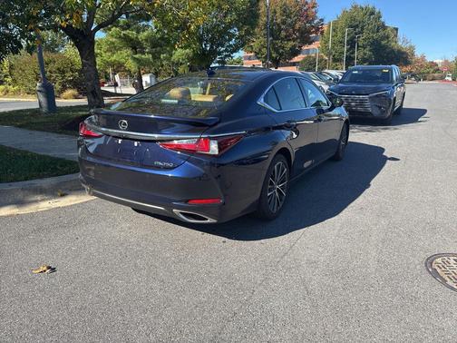 2025 Lexus ES 350 Base