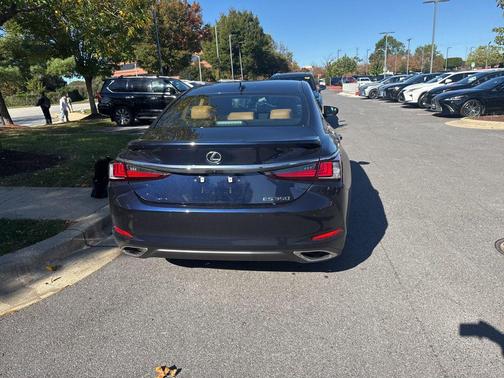 2025 Lexus ES 350 Base