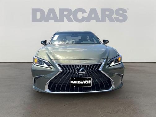 2025 Lexus ES 300h Base