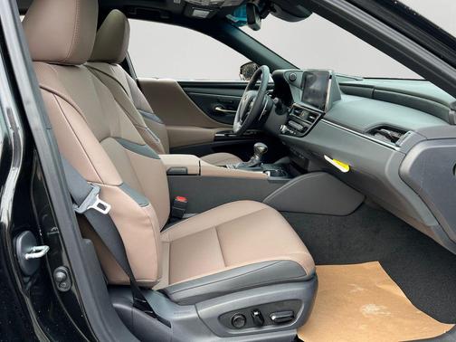 2025 Lexus ES 350 Base